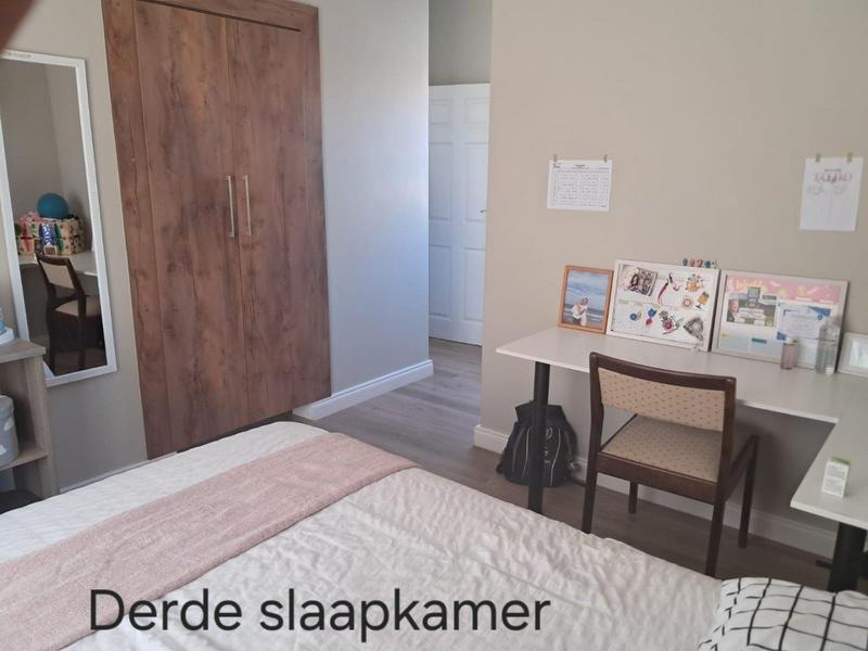 5 Bedroom Property for Sale in Monte Christo Western Cape